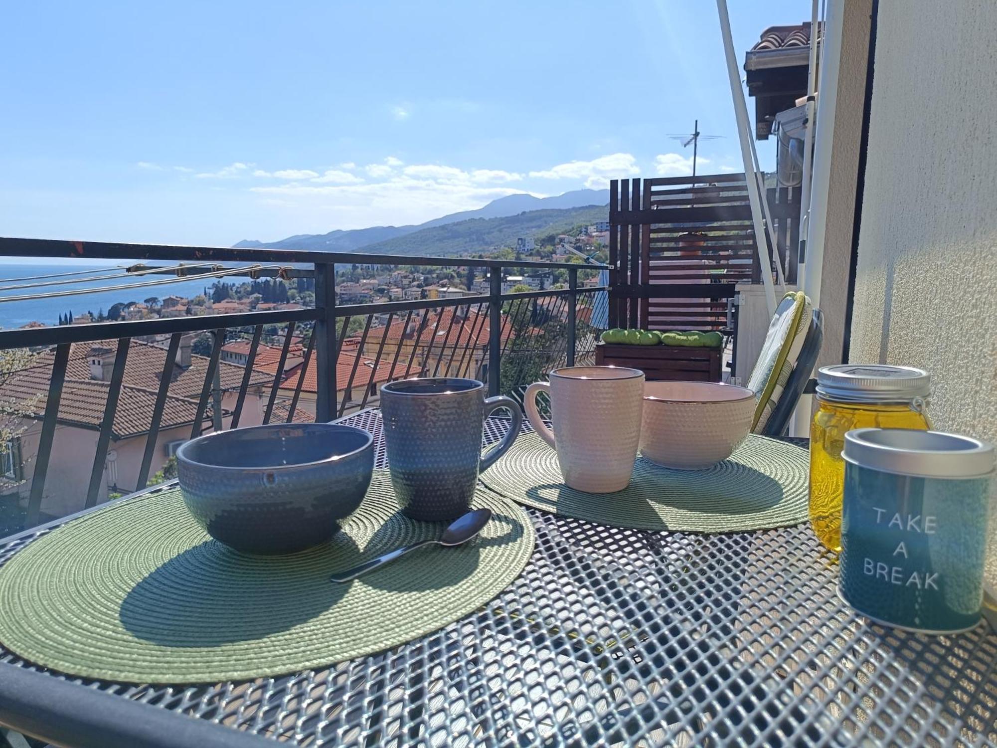 Appartement Fenix - Stunning View, Great Location & Free Parking à Opatija Extérieur photo